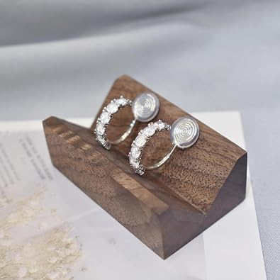 Yurielys earrings detail photo